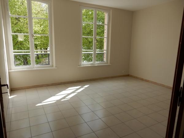 Location Appartement 3 pièces Sézanne (51120)