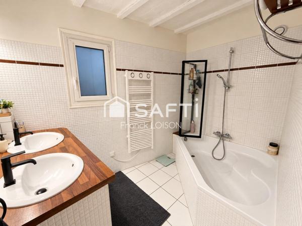 Maison de caractère – 4 chambres + bureau – Veigné les Gués