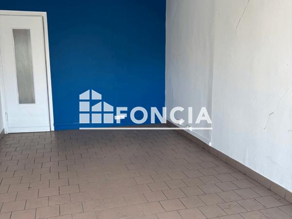 Location Local commercial 2 pièces 28.97 m² - 10 RUE MICHEL VIELLE Sable Sur Sarthe 72300