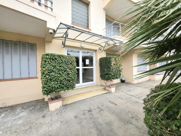 Mandelieu - Studio 22 m² au calme, DPE B, stationnement dans la résidence