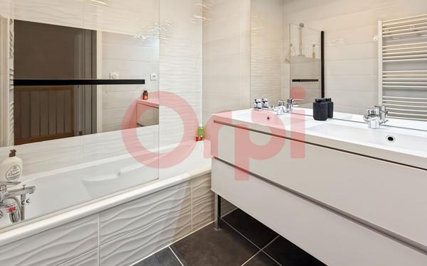 Maison à vendre    5 pièces • 140 m2 Saint-Priest