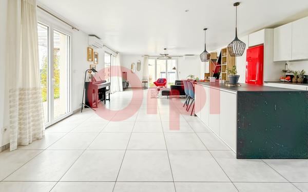 Maison à vendre    5 pièces • 140 m2 Saint-Priest