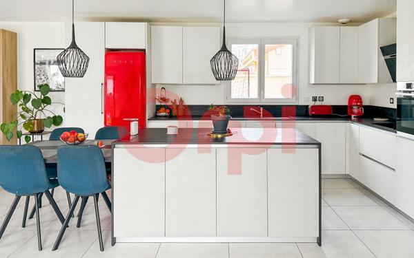 Maison à vendre    5 pièces • 140 m2 Saint-Priest