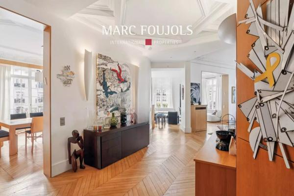 Paris XVII– À proximité immédiate du Parc Monceau