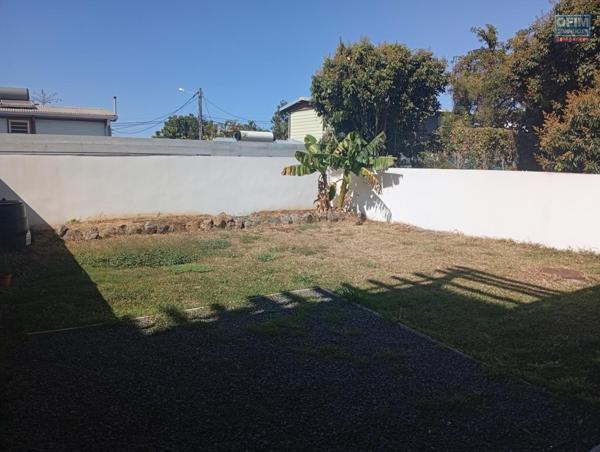 A LOUER APPARTEMENT F3 EN REZ DE JARDIN DE 79 M2 DE SURFACE DANS UNE RESIDENCE RECENTE A LA SALINE LES HAUTS