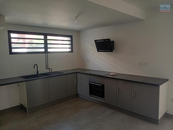 A LOUER APPARTEMENT F3 EN REZ DE JARDIN DE 79 M2 DE SURFACE DANS UNE RESIDENCE RECENTE A LA SALINE LES HAUTS