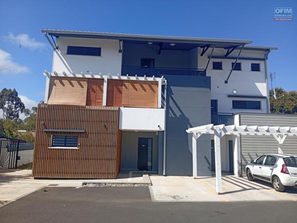 A LOUER APPARTEMENT F3 EN REZ DE JARDIN DE 79 M2 DE SURFACE DANS UNE RESIDENCE RECENTE A LA SALINE LES HAUTS