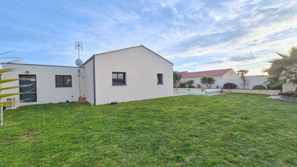 Maison Olonne sur Mer 144.64 m² 3 chambres jardin piscine garage 1 km YLIUM