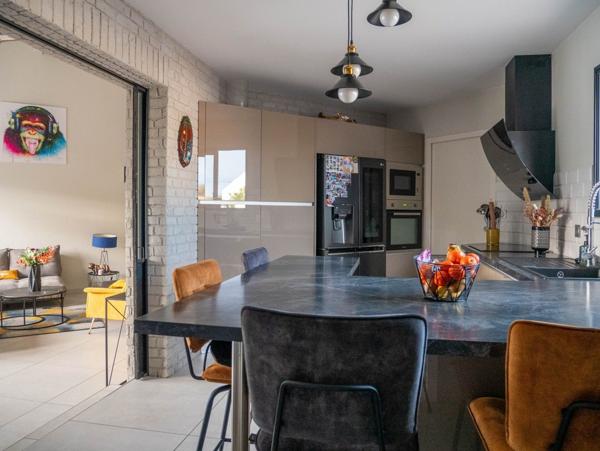 Maison Olonne sur Mer 144.64 m² 3 chambres jardin piscine garage 1 km YLIUM