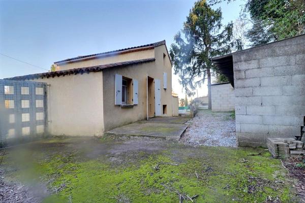 Aubenas maison de 1850 avec véranda sans vis à vis, 108 m²