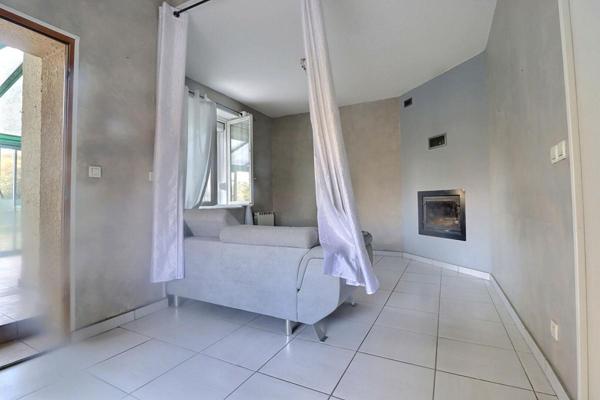 Aubenas maison de 1850 avec véranda sans vis à vis, 108 m²