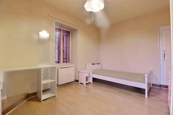 Aubenas maison de 1850 avec véranda sans vis à vis, 108 m²