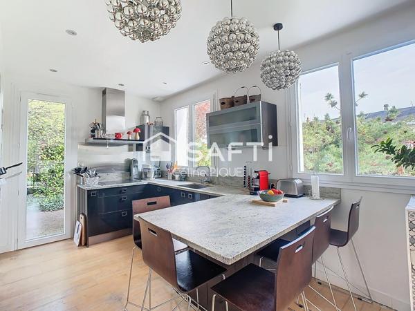 Grande maison dans un bel environnement à Caen