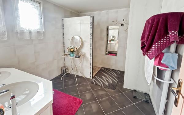 Maison à vendre    4 pièces •  Laplume