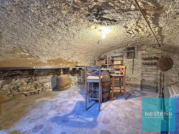 Maison disposant de beaux volumes avec 4 chambres à vendre à Cannes Écluse