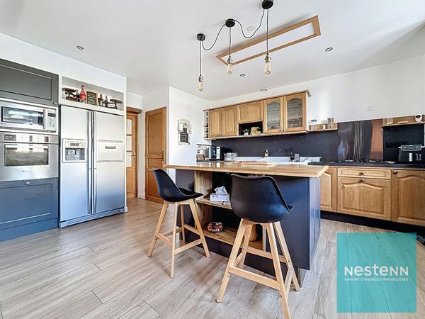 Maison disposant de beaux volumes avec 4 chambres à vendre à Cannes Écluse