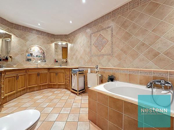 Maison disposant de beaux volumes avec 4 chambres à vendre à Cannes Écluse