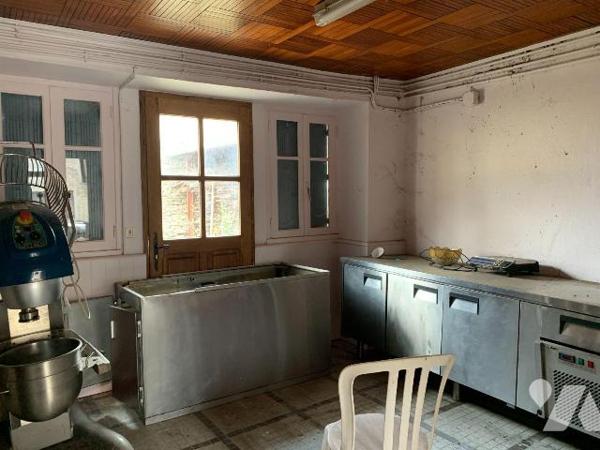 A VENDRE - A BEAUREGARD (46260 - LOT) : Ancienne boulangerie du village d'une superficie de 110...