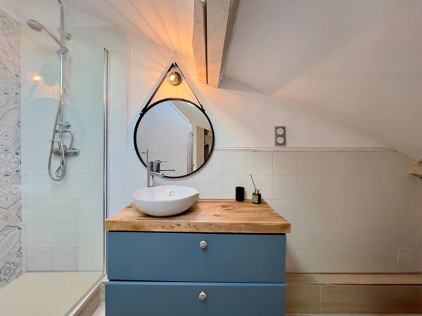 Grande maison familiale ou 2 logements indépendants – à vous de choisir !