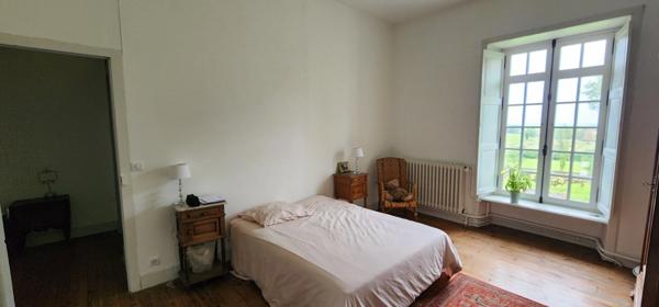 Château 10 pièces Proche de POUZAUGES (85)