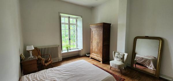 Château 10 pièces Proche de POUZAUGES (85)