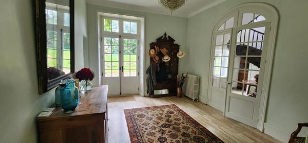 Château 10 pièces Proche de POUZAUGES (85)