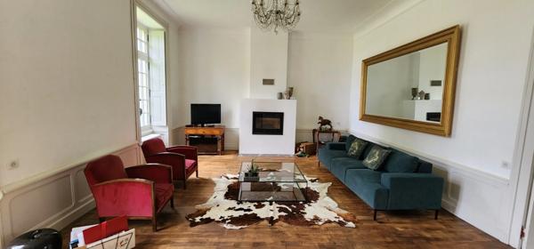 Château 10 pièces Proche de POUZAUGES (85)