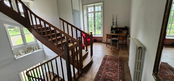 Château 10 pièces Proche de POUZAUGES (85)