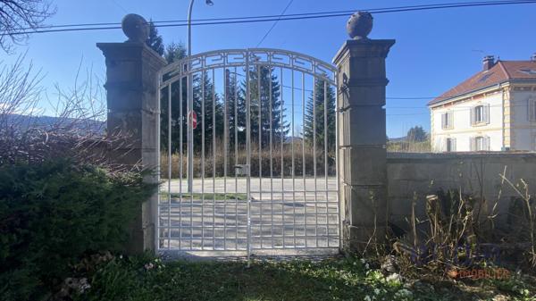 Elégante maison de Maitre, 11,pièces au centre ville de Morteau