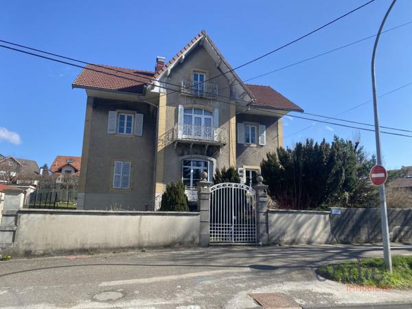 Elégante maison de Maitre, 11,pièces au centre ville de Morteau