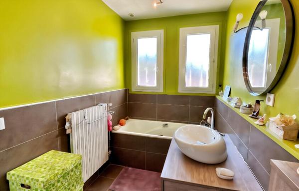 MAISON AVEC APPARTEMENT INDEPENDANT - ST JEAN EN ROYANS