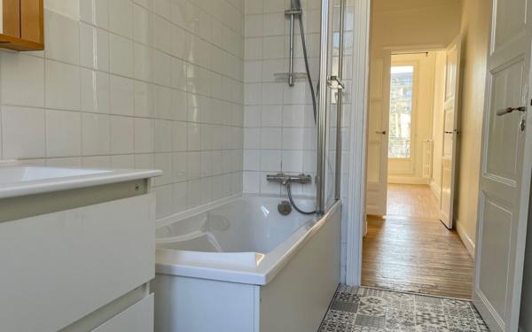 Appartement à louer    2 pièces • 58,01 m2 Paris 16