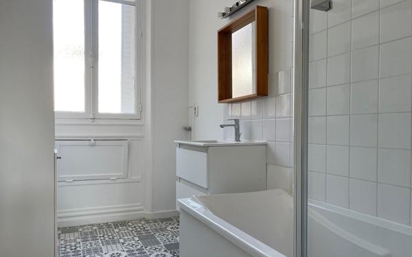 Appartement à louer    2 pièces • 58,01 m2 Paris 16