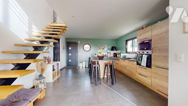 MAISON RECENTE DE PLAIN PIED - BRIX