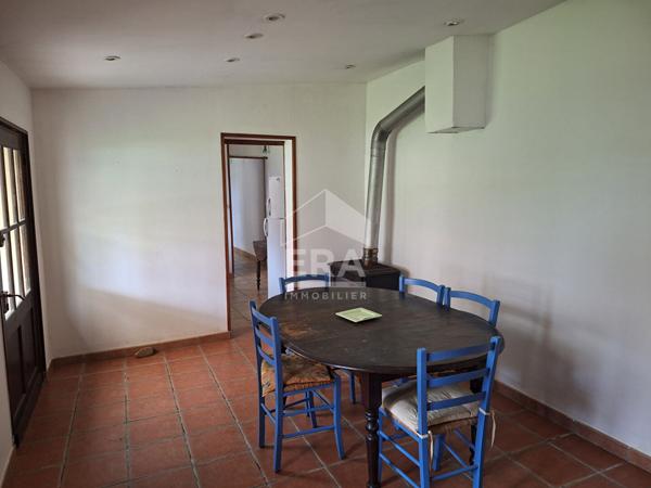 Maison individuelle 3 pièces avec grange proche Montpon. Ménestérol.