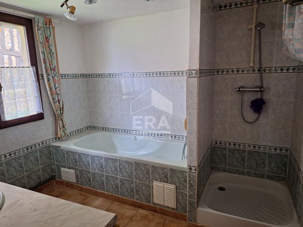 Maison individuelle 3 pièces avec grange proche Montpon. Ménestérol.