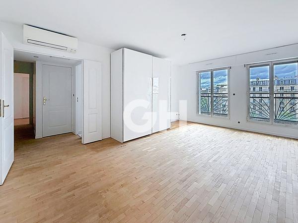 Appartement Paris 12ème  3 pièce(s) 64.40 m² Place de la Nation