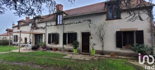 Longère 8 pièces de 310 m² à Saint-Pierre-les-Étieux (18210)