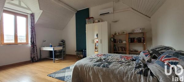 Longère 8 pièces de 310 m² à Saint-Pierre-les-Étieux (18210)