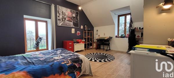 Longère 8 pièces de 310 m² à Saint-Pierre-les-Étieux (18210)