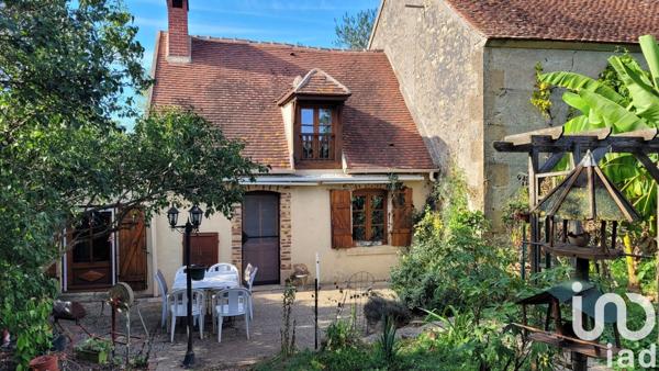 Longère 8 pièces de 310 m² à Saint-Pierre-les-Étieux (18210)