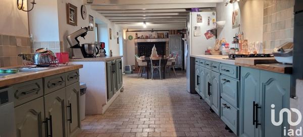 Longère 8 pièces de 310 m² à Saint-Pierre-les-Étieux (18210)