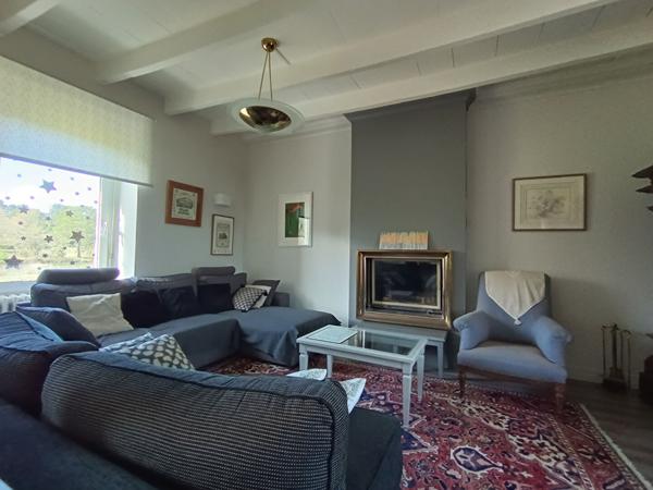 Maison de charme à Baden avec vue mer dégagée de 4 chambres et édifiée sur un terrain de plus d'1 hectare.