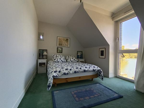 Maison de charme à Baden avec vue mer dégagée de 4 chambres et édifiée sur un terrain de plus d'1 hectare.