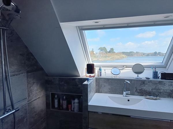 Maison de charme à Baden avec vue mer dégagée de 4 chambres et édifiée sur un terrain de plus d'1 hectare.