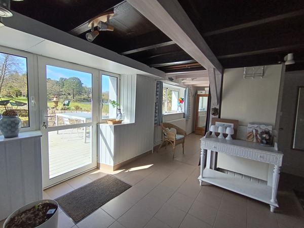 Maison de charme à Baden avec vue mer dégagée de 4 chambres et édifiée sur un terrain de plus d'1 hectare.