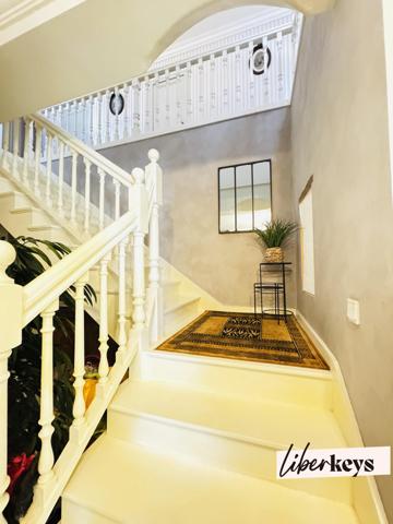 MAISON FAMILIALE DE STANDING – PISCINE CHAUFFÉE – SUITE PARENTALE – 5 CHAMBRES AVEC SALLES D’EAU – TERRAIN PARTIELLEMENT CONSTRUCTIBLE