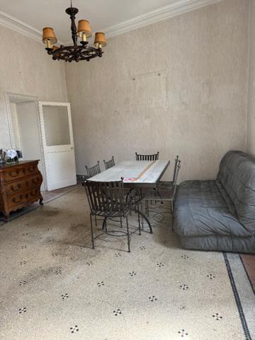 Maison de Maître à rénover au coeur du village