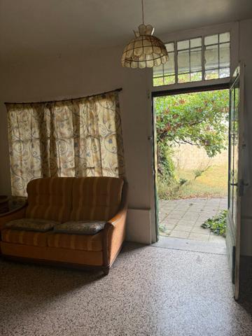 Maison de Maître à rénover au coeur du village