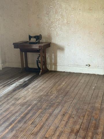 Maison de Maître à rénover au coeur du village